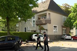 Dinslaken poważny wypadek drogowy. 47-letnia kobieta straciła panowanie nad samochodem i potrąciła trzech dwunastoletnich chłopców jadących na rowerach