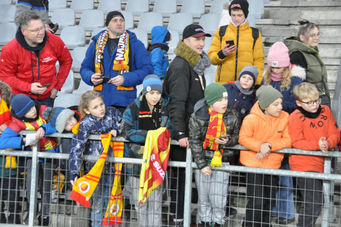 Korona Kielce - ŁKS Łódź. Zdjęcia kibiców na Suzuki Arenie