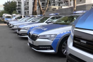 35 nowych radiowozów i 18 dronów dla Policji! Szybkie Skody, nowoczesne busy, a nawet lawety - WIDEO, ZDJĘCIA