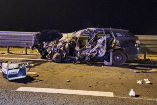 Wypadek na A4. W Gorliczynie bus zderzył się z osobówką. Makabryczne zdjęcia 