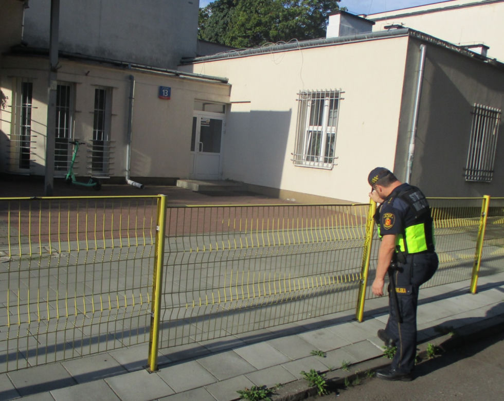 Straż miejska kontroluje okolice szkół