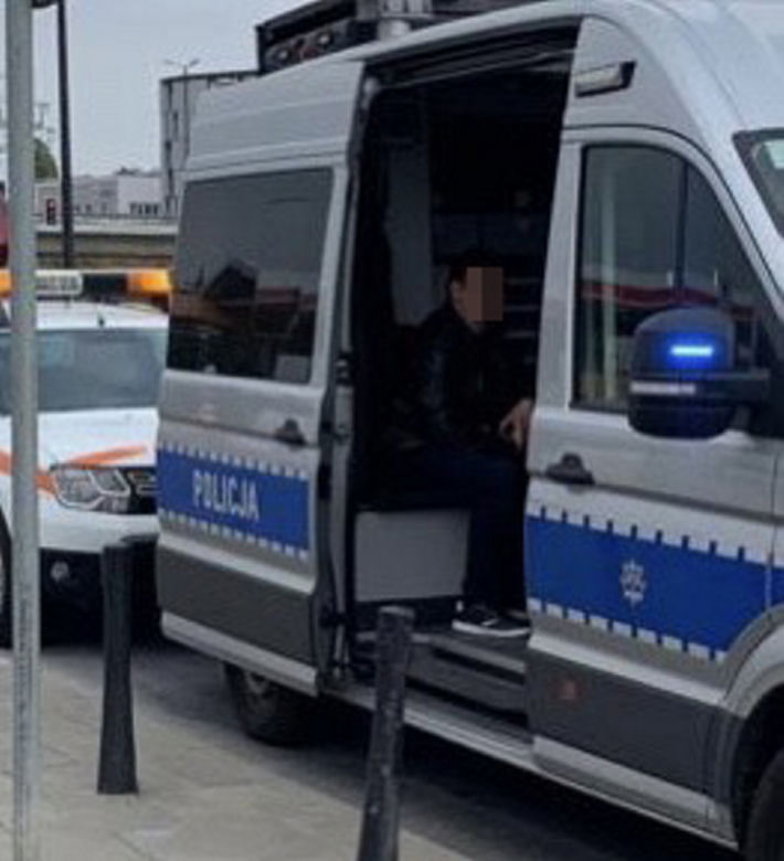 Dramat pasażerów miejskiego autobusu w Warszawie. Cztery osoby ranne