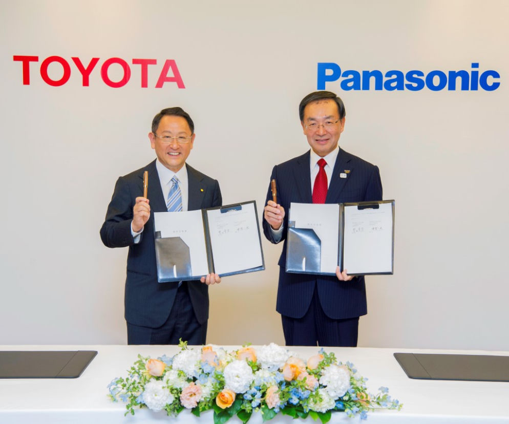Toyota i Panasonic opracują nowe baterie do aut elektrycznych