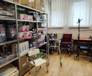 Wózki inwalidzkie, czy poduszki przeciwodleżynowe można mieć bezpłatnie. W Lublinie działa darmowa wypożyczalnia