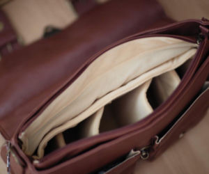 Jakie funkcjonalności powinna mieć idealna listonoszka na podróż?