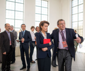 Lekarze 4 sezon odcinek 5 (odc. 44). Elżbieta (Danuta Stenka), Krzysztof (Piotr Polk), Karkoszka (Krzysztof Jędrysek), Leon (Jacek Koman)