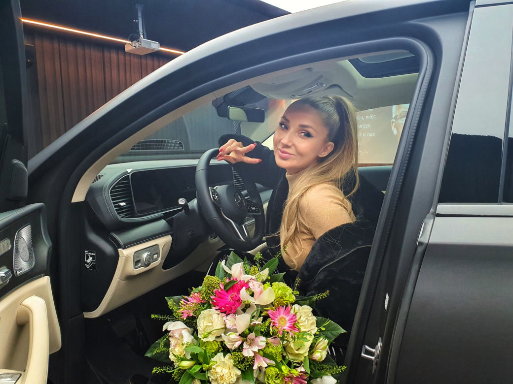 Donatan podarował Cleo Mercedesa GLE Coupe