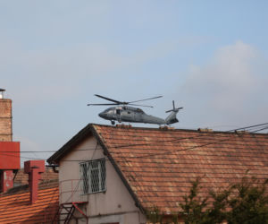Śmigłowiec Black Hawk nad Krakowem i dziesiątki radiowozów na ulicach. Co się stało?