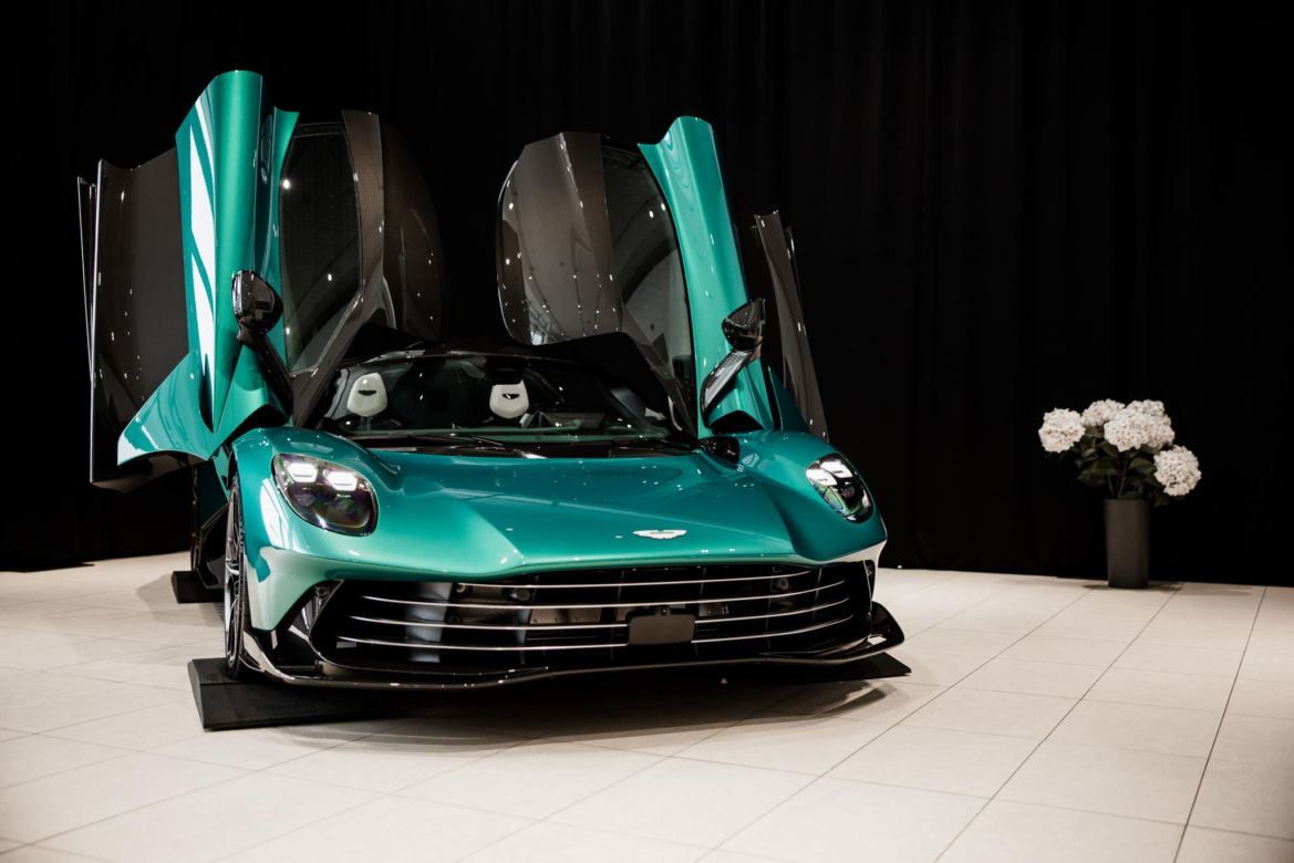 Aston Martin Valhalla