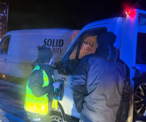 Polska sparaliżowana przez śnieg! Zamknięte drogi wojewódzkie, utrudnienia na S7 i kolei