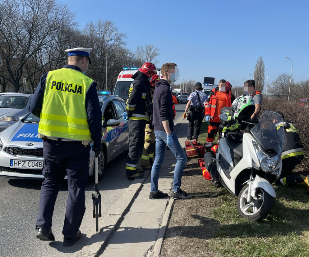 Sezon wypadków na motocyklach rozpoczęty. Ten motocyklista trafił na smarta 
