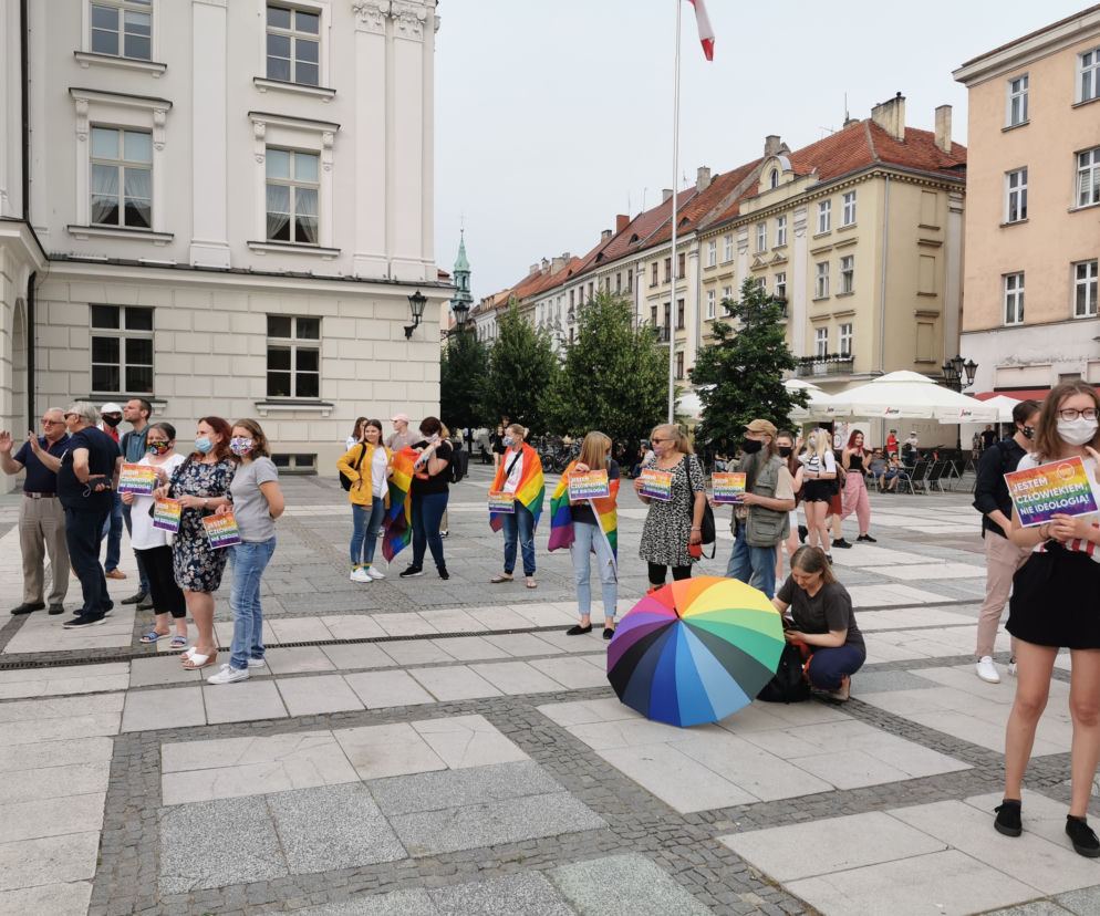 Jestem człowiekiem, nie ideologią manifestacja w Kaliszu