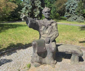 Wandale uszkodzili pomnik Jana z Głogowa. Rzeźba trafi do naprawy