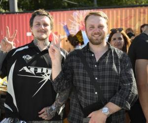 Fani w upale czekają na koncert The Weeknd. Tłumy w Warszawie