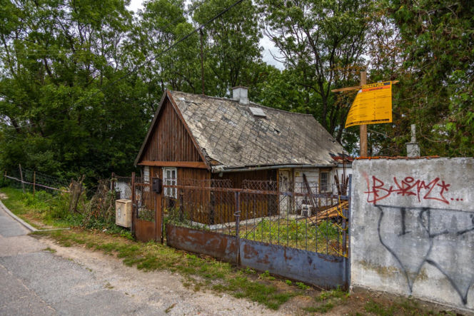 Chata przy Kokosowej 30 w Warszawie