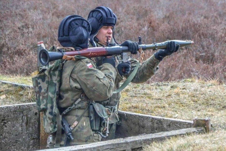 Ładowanie granatnika RPG-7