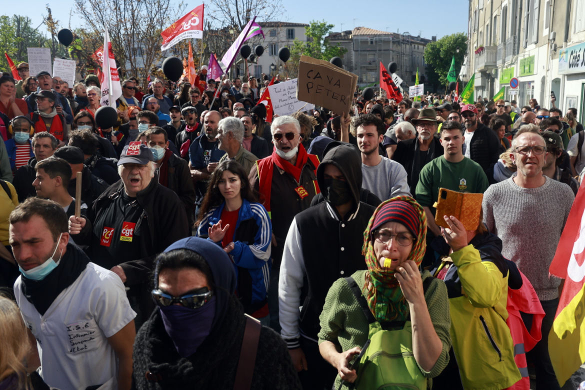 Demonstracja przeciwko reformie emerytalnej w Paryżu