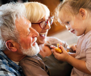 Piosenki na Dzień Babci i Dziadka. Nie tylko dla przedszkolaków