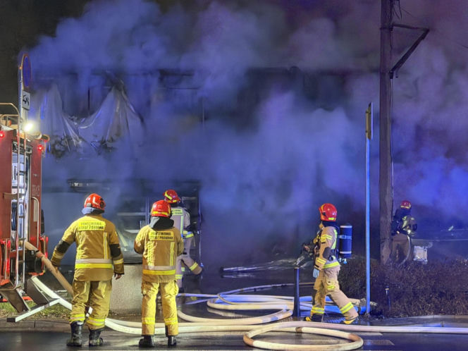 Pożar na targowisku przy ul. Bakalarskiej. Zatrzymano 36-letniego mężczyznę