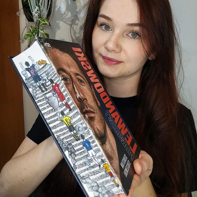 Robert Lewandowski otrzymał wyjątkowy prezent. Takiej książki jeszcze nie miał