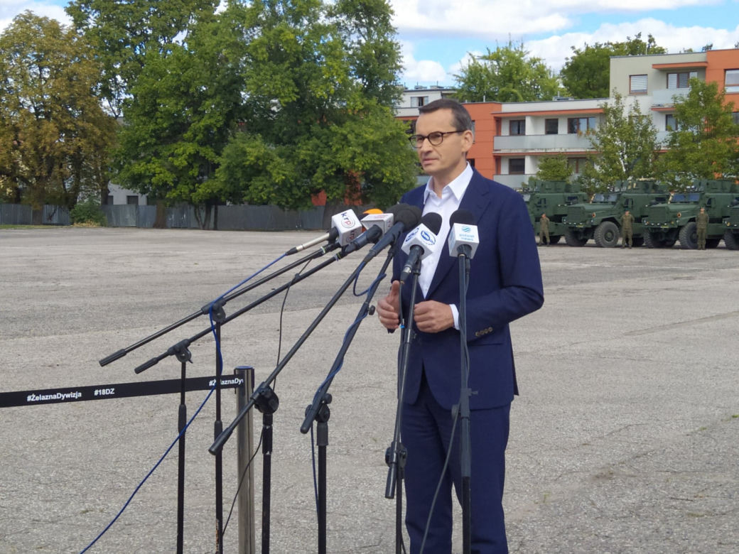 Premier Morawiecki w Siedlcach: oficjalne przekazanie 18. Dywizji Zmechanizowanej transporterów Cougar - 05.09.2022
