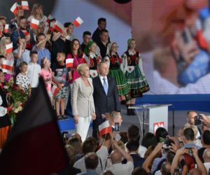 Wybory 2020. Duda gratuluje Trzaskowskiemu. Został wybuczany przez własny sztab