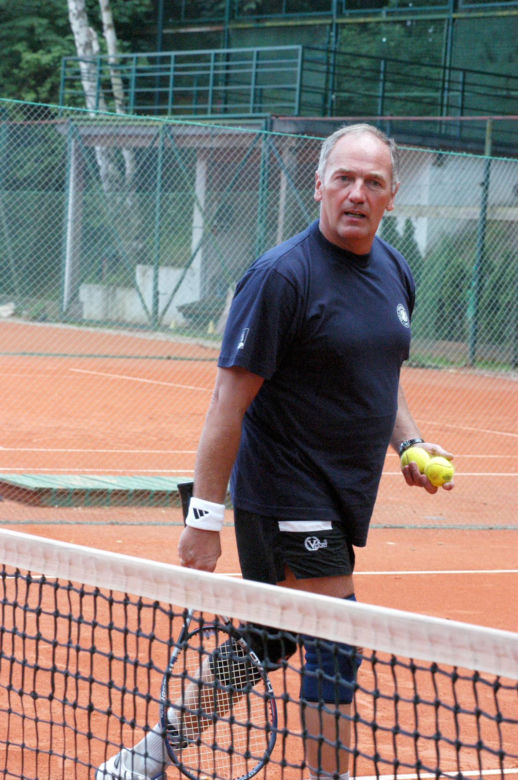 Karol Strasburger ćwiczy
