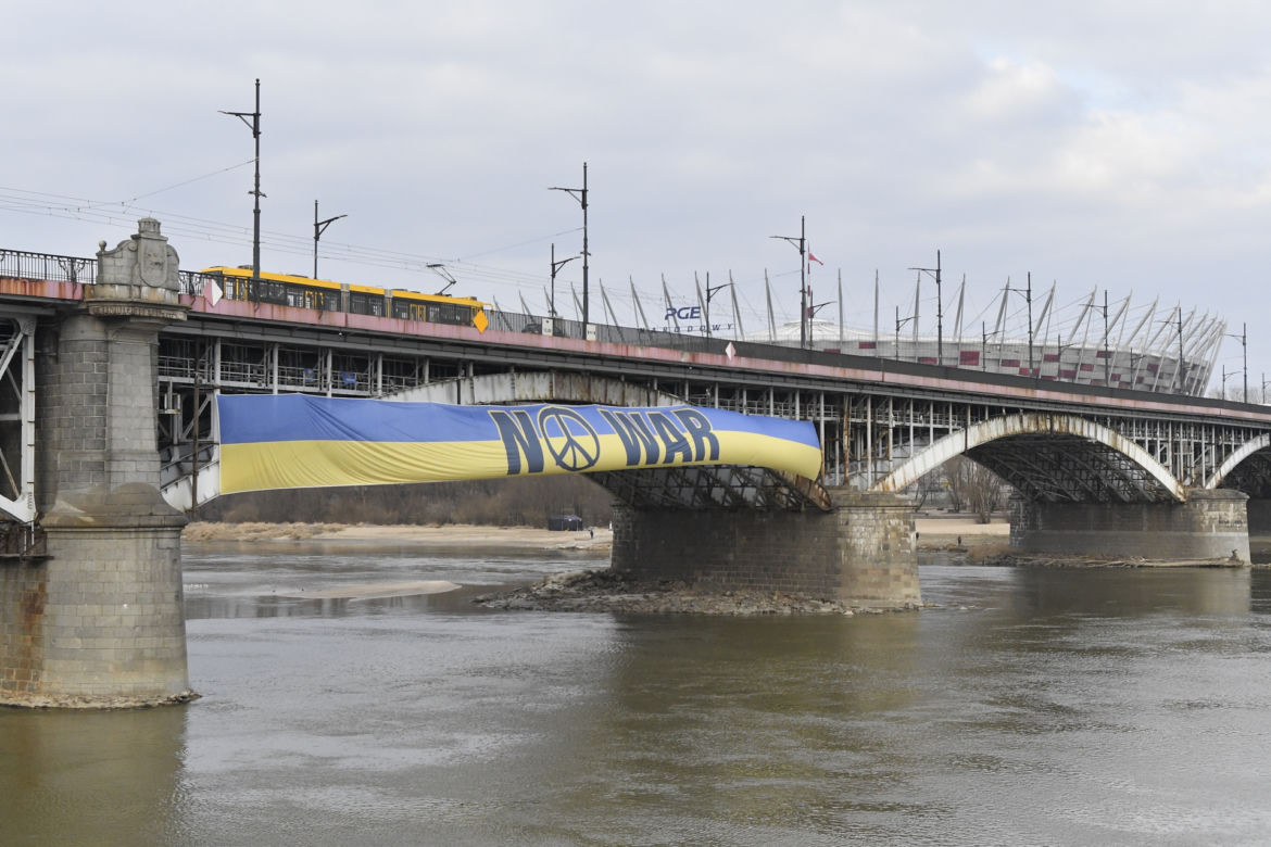 Piękny gest warszawiaków. Na moście Poniatowskiego zawisł ogromny banner
