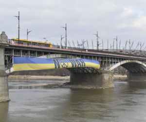 Piękny gest warszawiaków. Na moście Poniatowskiego zawisł ogromny banner
