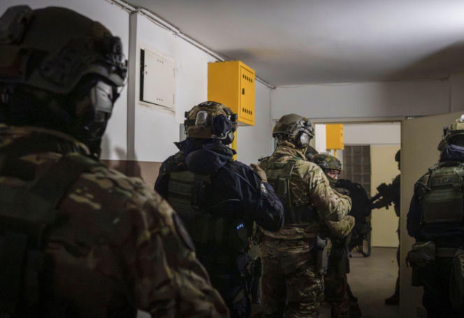 W sprawie zatrzymano trzy osoby: byłego partnera ofiary, jego matkę oraz znajomego