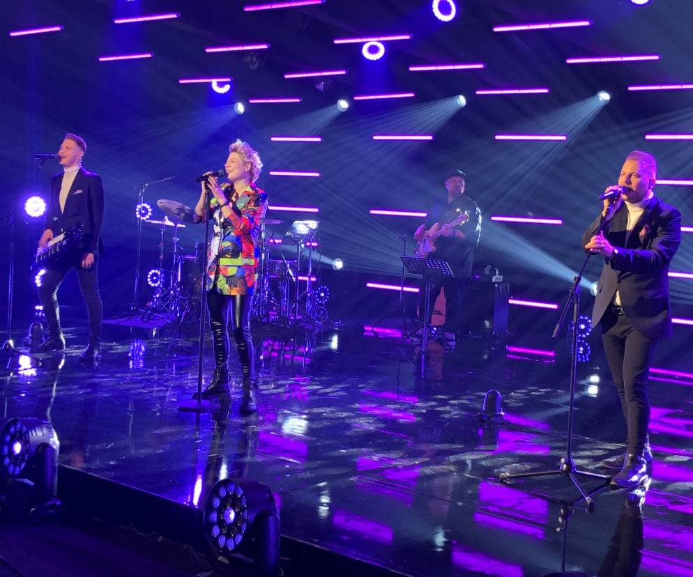 Magdalena Narożna oraz Piękni i Młodzi na scenie Pierwsza Zmiana Show VOX FM