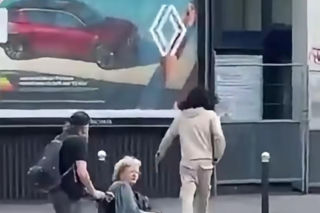 Krwawy atak w centrum Paryża. Nożownik rzucił się na kobiety, wszystko nagrała kamera