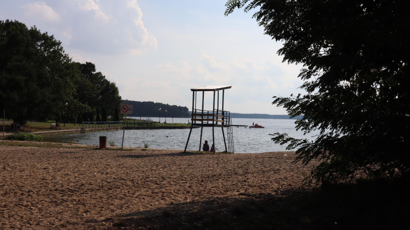 Piękny dzień nad Zalewem Zemborzyckim. Tak lublinianie łapali ostatnie promienie słońca [GALERIA]
