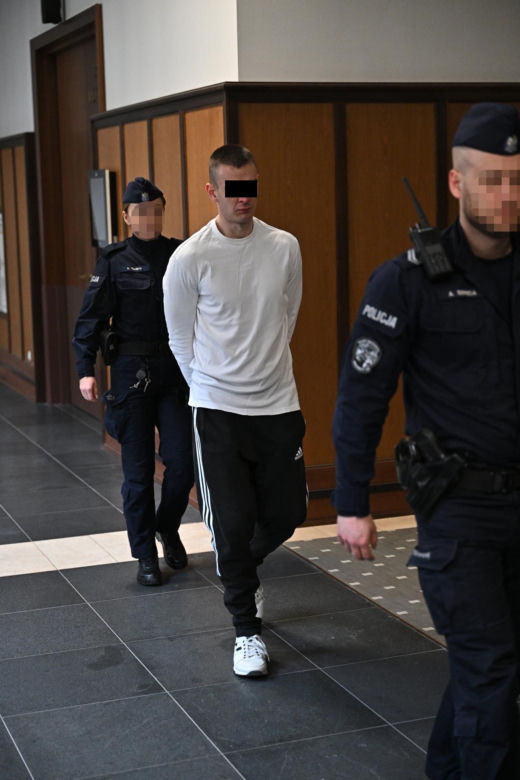 „Nie pamiętam czy dusiłem mamę i atakowałem ją nożem”. Zabił matkę, a potem babcię? Wstrząsające ustalenia