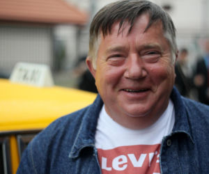 Mieczysław Hryniewicz od lat zachwyca widzów. Tak zmieniał się gwiazdor „Na Wspólnej”