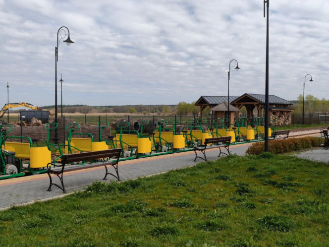Jedyna taka atrakcja w Świętokrzyskiem. Odkryj drezyny rowerowe, które same jadą pod górkę