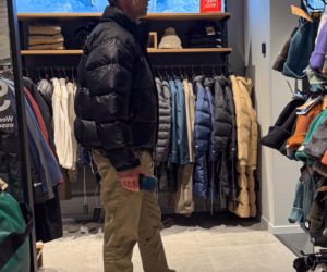 Maciej Zakościelny na zakupach