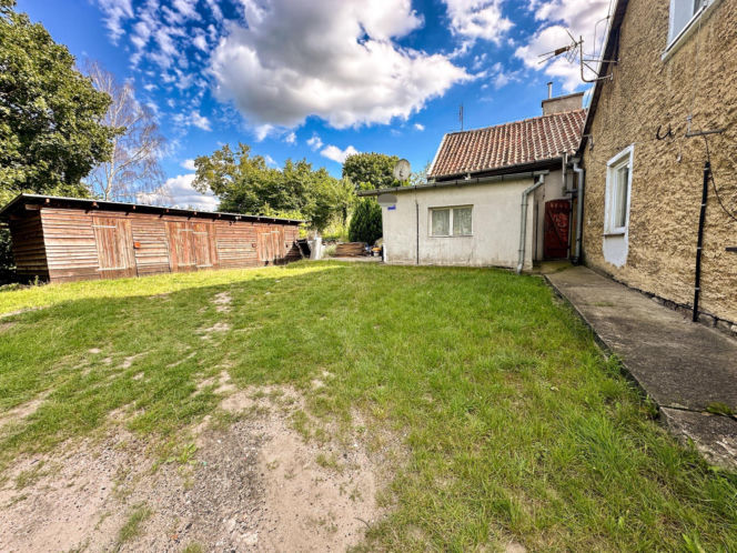 Dwa gołębie na grobie zamordowanych przez córkę rodziców. Ten znak poruszył Ostródę