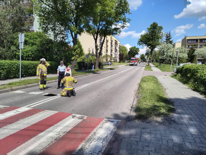 Gigantyczna dziura w drodze na Śląsku! Droga zapadła się na kilka metrów