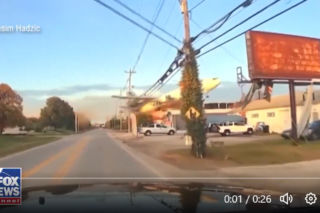 Uchwycono katastrofę lotniczą na filmie. Ten kierowca oszukał przeznaczenie