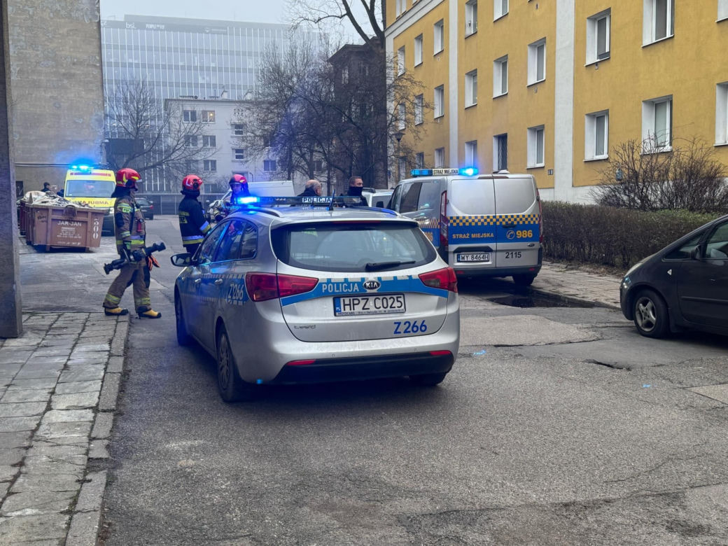 W Warszawie znaleziono zaginioną kobietę. Jechała autobusem w samej piżamie