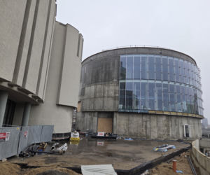 Duże opóźnienie rozbudowy Opery Nova. IV krąg wciąż w budowie