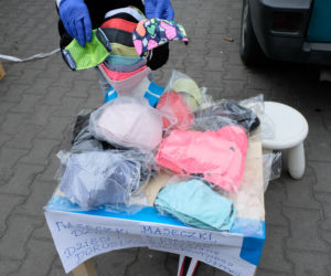 Maseczkowy obłęd na bazarach