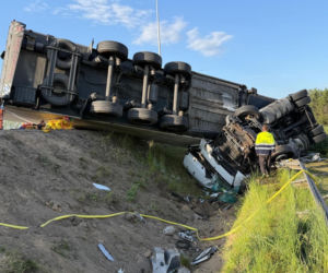 Poważny wypadek na trasie S8. Ciężarówka zderzyła się z osobówką