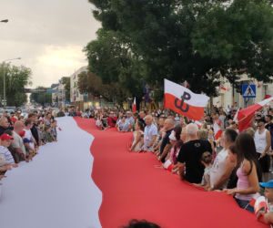 „Cześć i chwała bohaterom!”. Siedlczanie spotkali się w centrum miasta, by uczcić 82. rocznicę wybuchu Powstania Warszawskiego