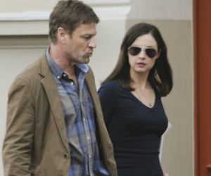 	„Missing: Zaginiony”. Rebecca Winstone (Ashley Judd), Paul (Sean Bean)