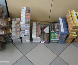 Na bazarze sprzedawał nielegalny towar. Wpadł podczas kontroli [ZDJĘCIA]