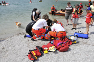 Martwy mężczyzna znaleziony na plaży! Gdy jego żona zobaczyła ciało, dostała zawału
