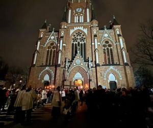 Burmistrz z Woli nie chce już płacić za iluminację kościołów. Znikną światła na świątyniach?