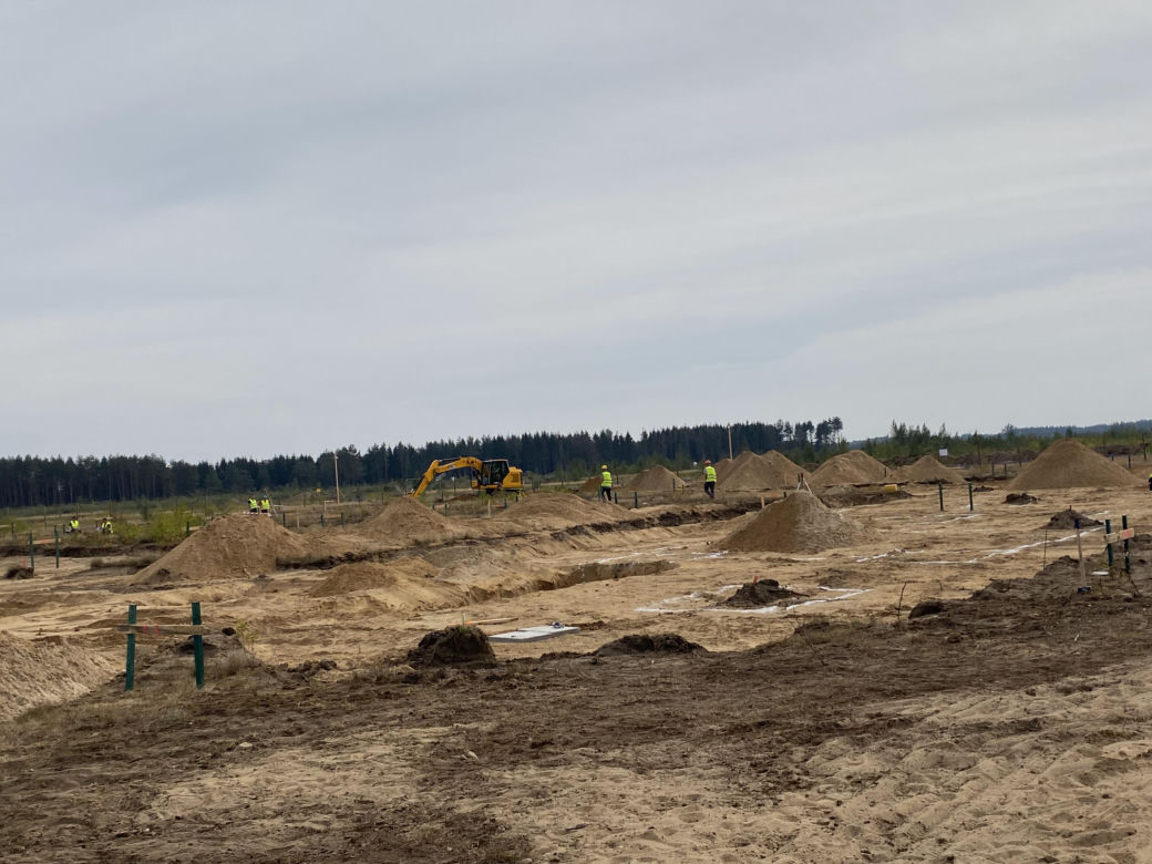 Nowa inwestycja na lotnisku w Szymanach. Ruszyła budowa nowoczesnego centrum medycznego [ZDJĘCIA]